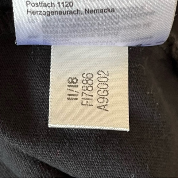 Adidas T Shirt Mens Medium Black Die Market Mit Den 3 Streifen 3 Stripes - Picture 8 of 9